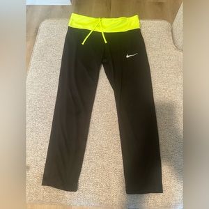 Nike Womens Power Essential Running Crop Pants